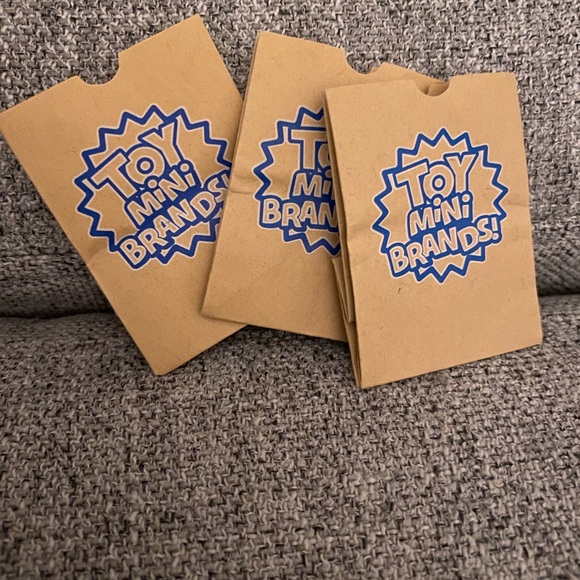 Assortment - Mini Brands & Surprise Minis! - Picture 5 of 6